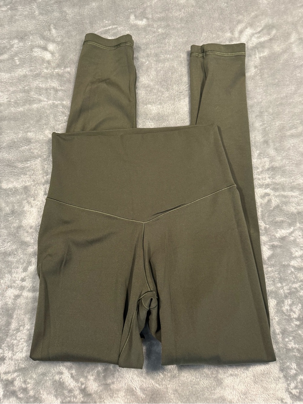 High-Waist Olive Green Aerie Leggings